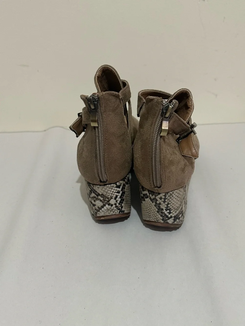 Corky’s Size 10 Westbrook Taupe Snakeskin Print Platform Sandals